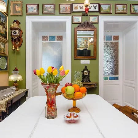 Vintage Bossanova Apartment *