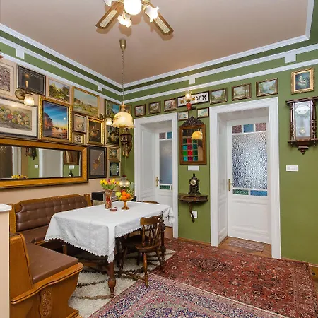 Apartment Vintage Bossanova Split